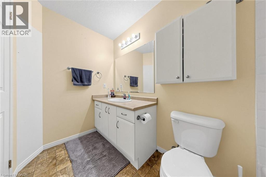 110 Activa Avenue Unit# A5, Kitchener, ON - Indoor Photo Showing Bathroom