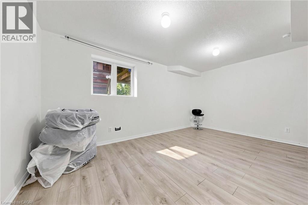 110 Activa Avenue Unit# A5, Kitchener, ON - Indoor Photo Showing Other Room