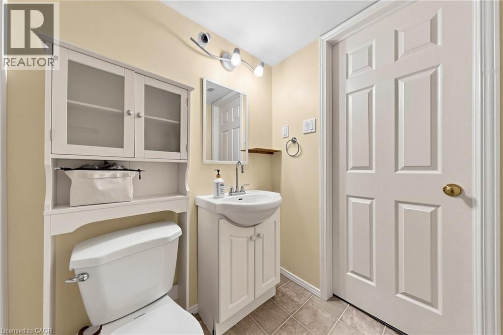 110 Activa Avenue Unit# A5, Kitchener, ON - Indoor Photo Showing Bathroom