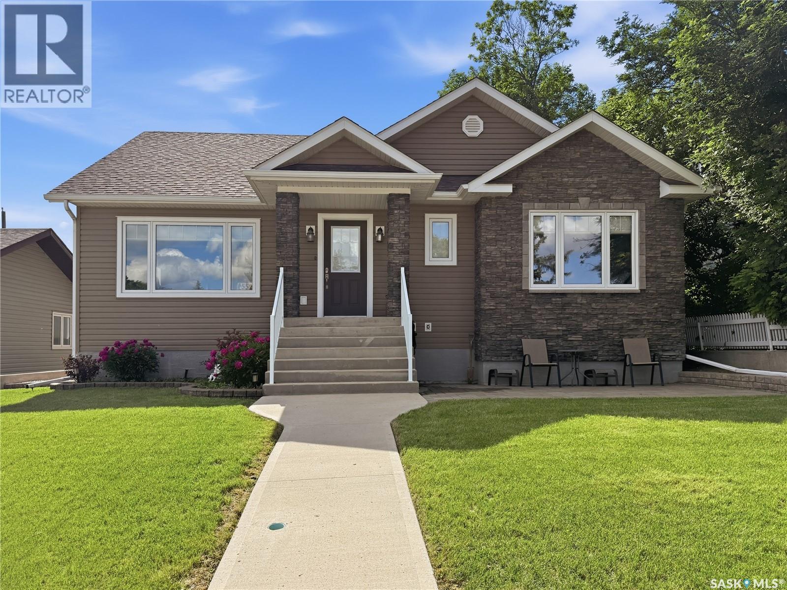 552 1St Avenue Ne, Swift Current, SK