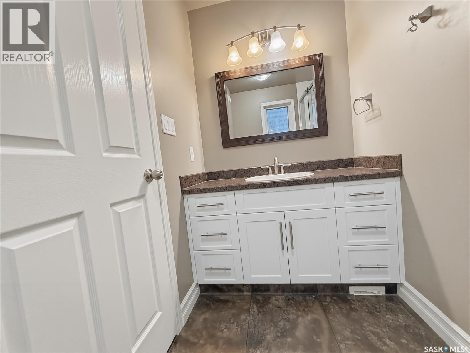 552 1St Avenue Ne, Swift Current, SK
