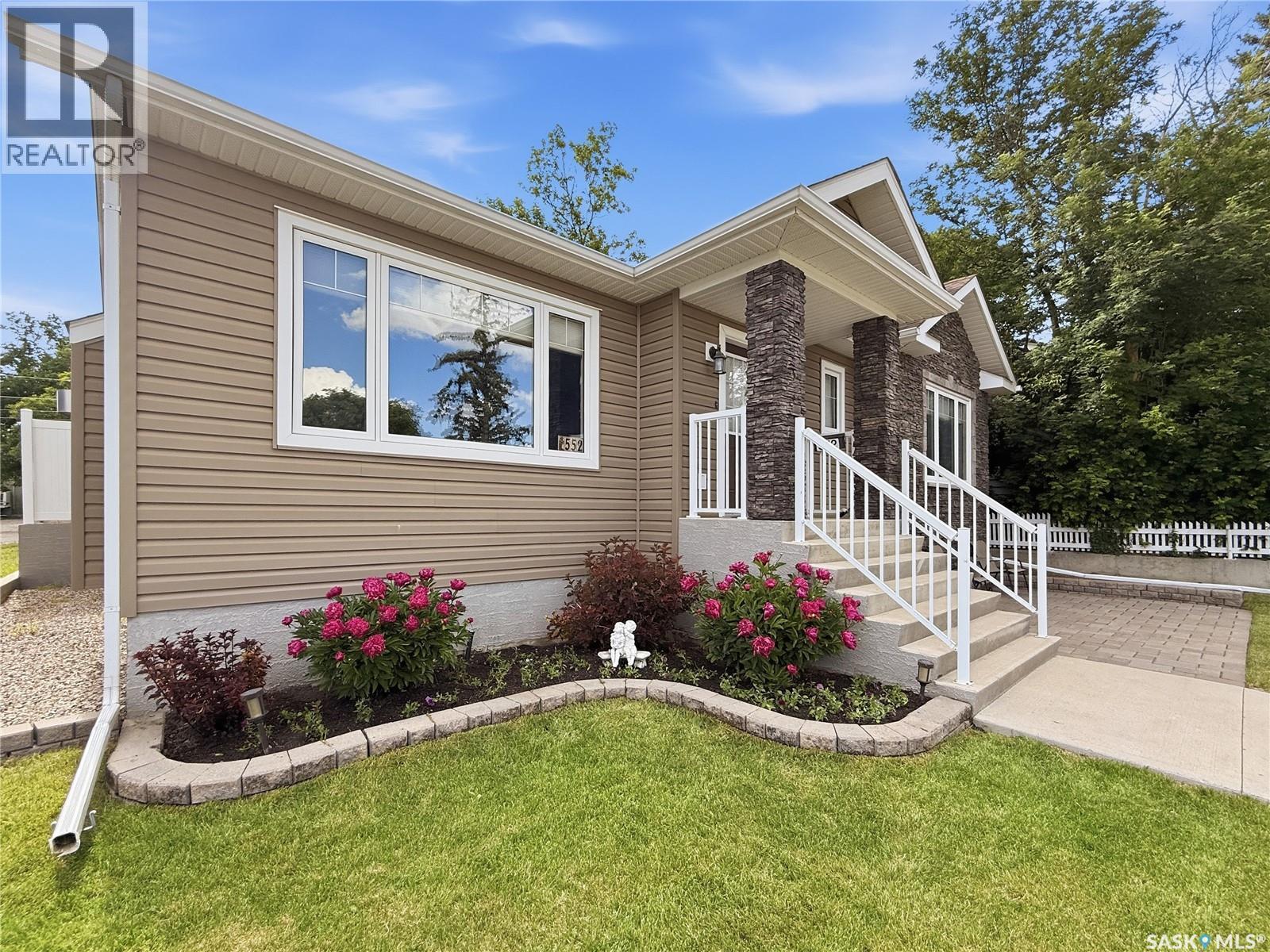 552 1St Avenue Ne, Swift Current, SK