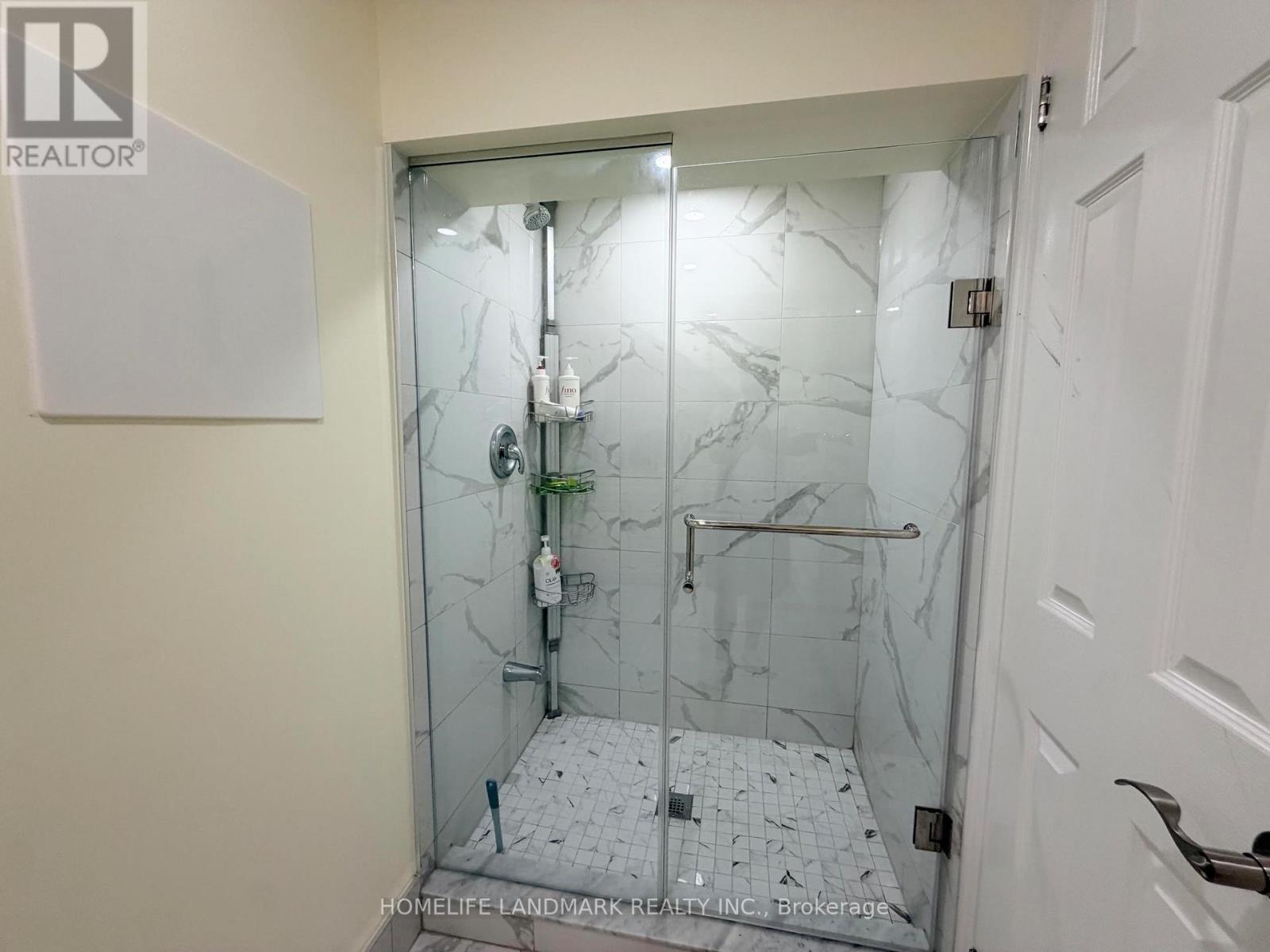 2587 Credit Valley Road, Mississauga, ON - Indoor Photo Showing Bathroom