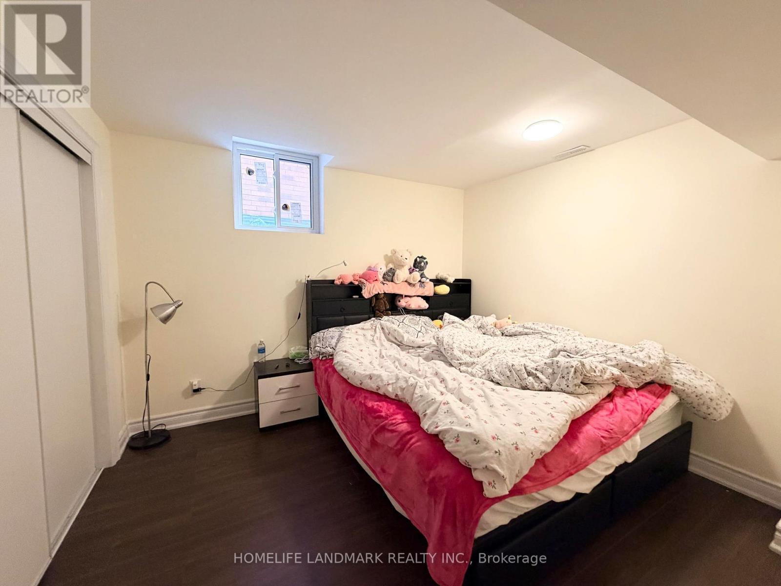 2587 Credit Valley Road, Mississauga, ON - Indoor Photo Showing Bedroom