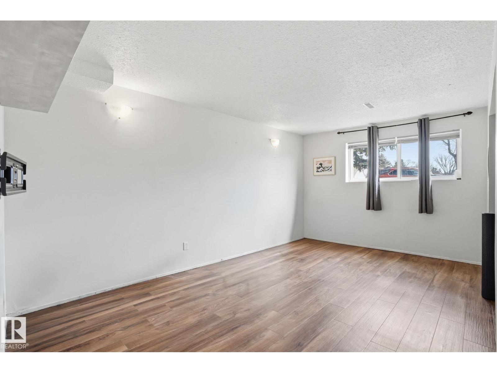 12340 St Albert Tr Nw, Edmonton, AB
