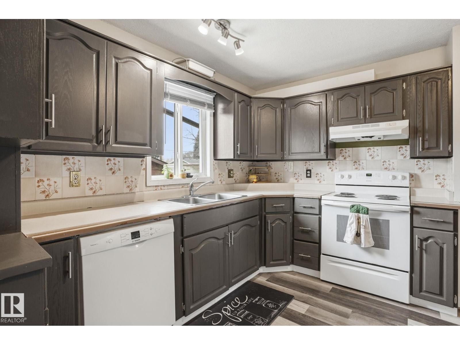 12340 St Albert Tr Nw, Edmonton, AB
