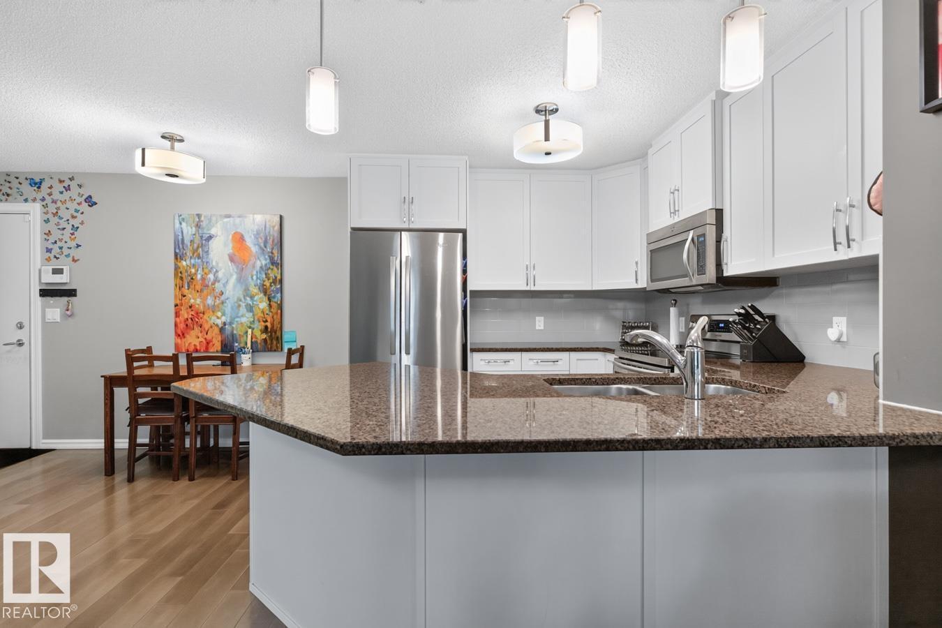 #103 2203 44 Av Nw, Edmonton, AB