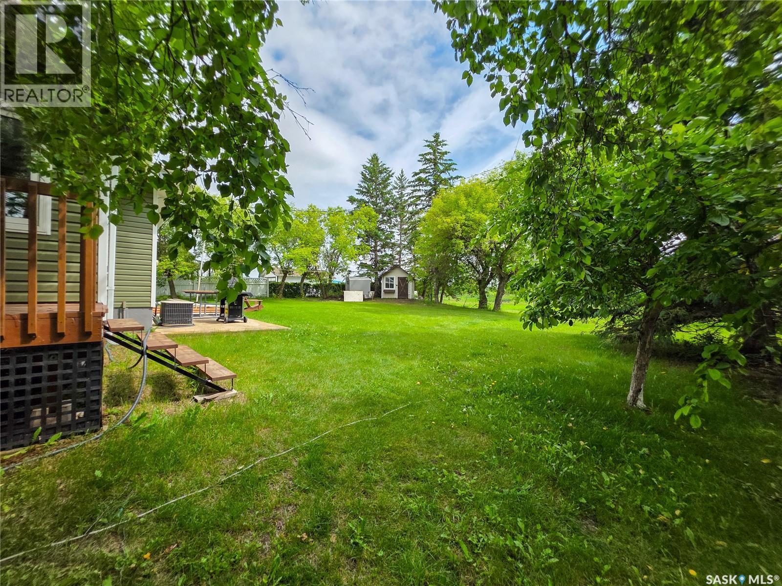 121 1St Avenue Ne, Ituna, SK