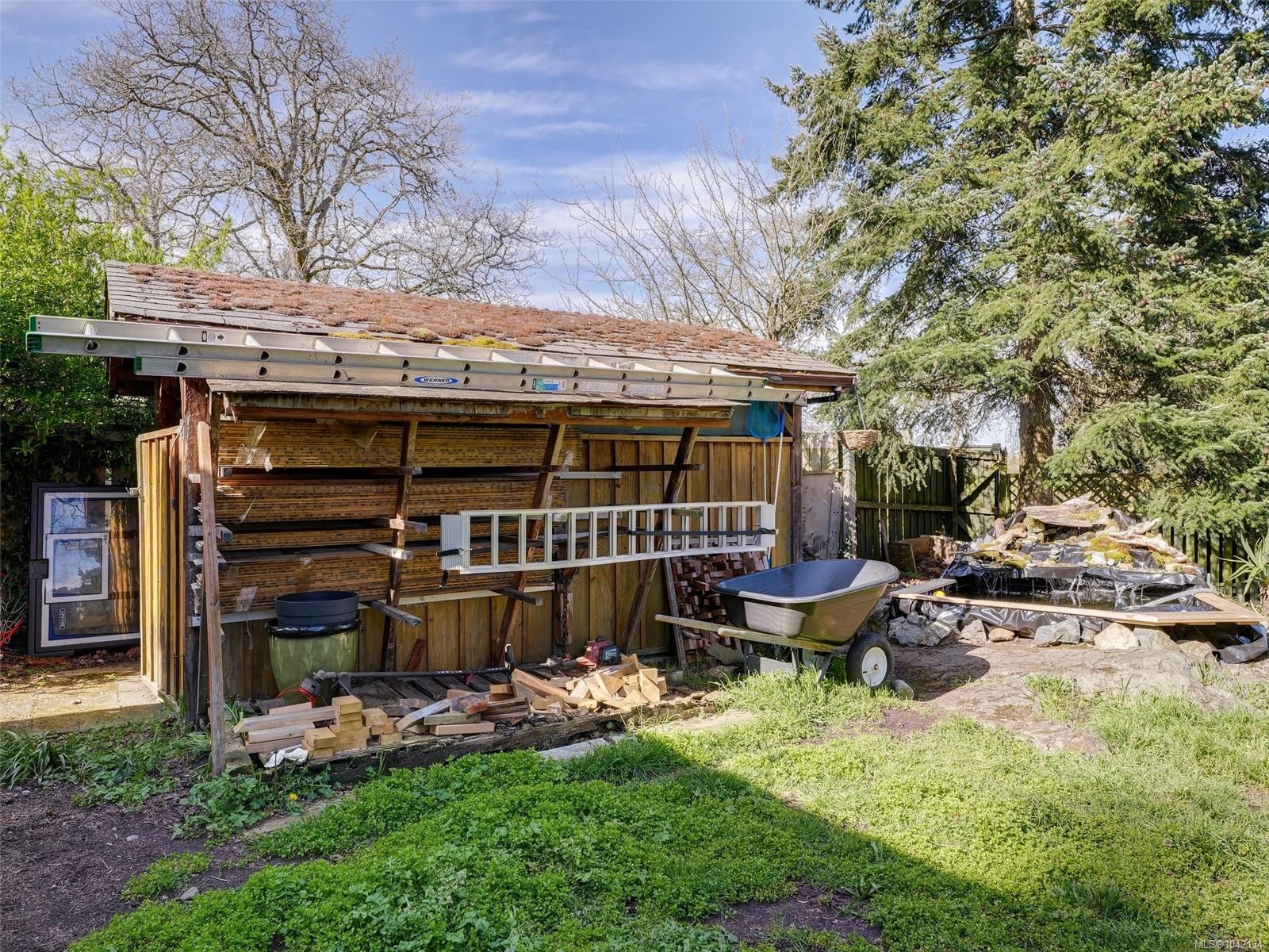 4071 Cedar Hill Rd, Saanich, BC