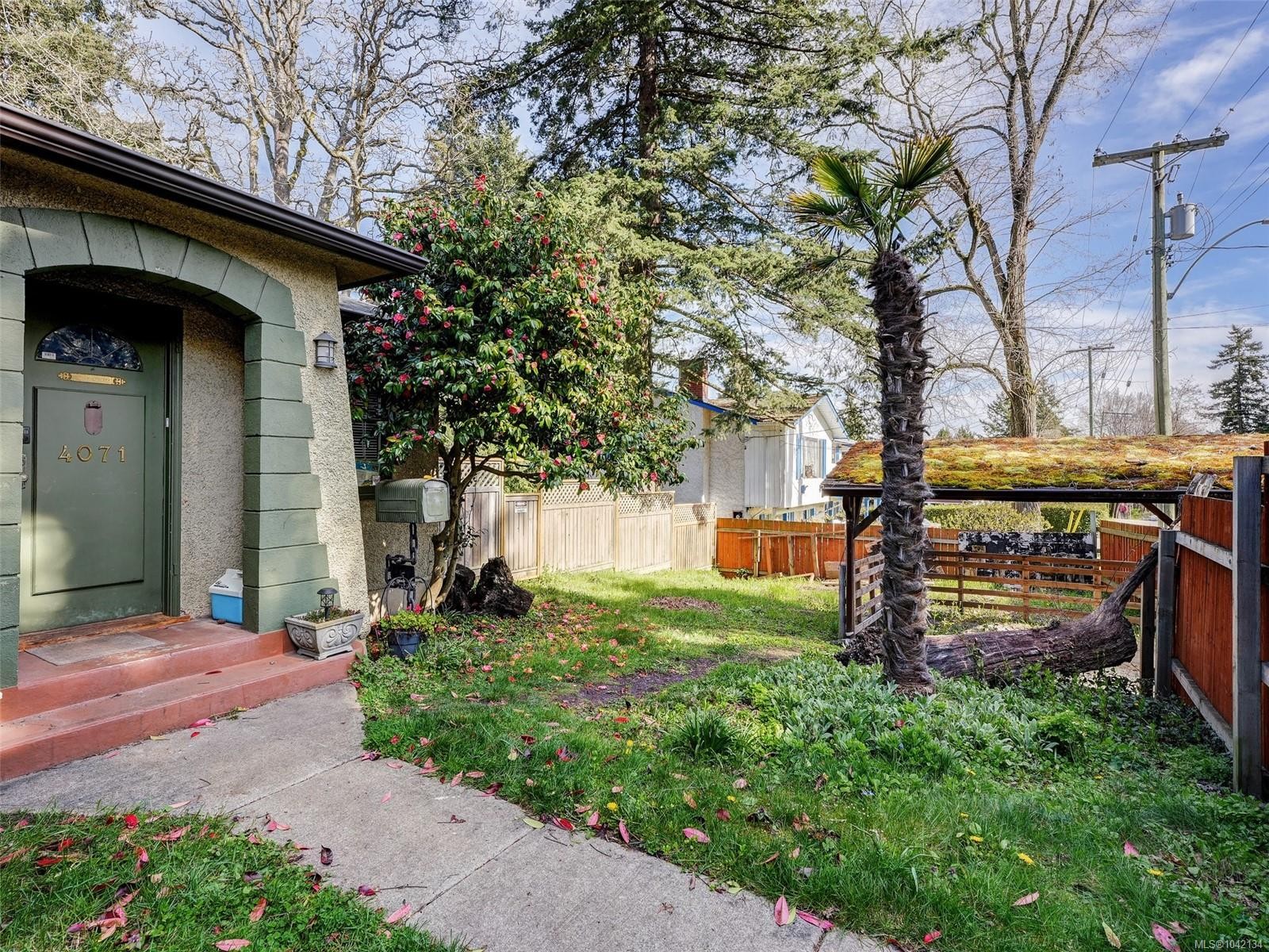 4071 Cedar Hill Rd, Saanich, BC