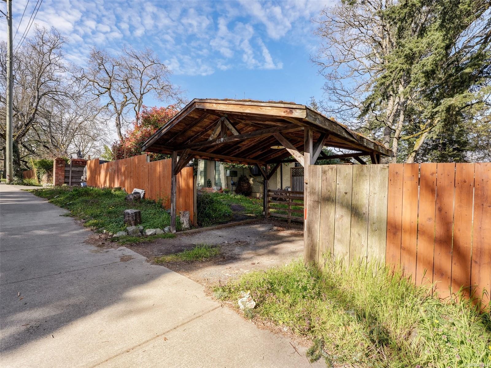 4071 Cedar Hill Rd, Saanich, BC