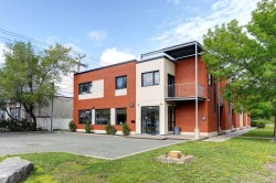 7001 Rue Jarry E. Montréal (Anjou), QC H1J 0A3