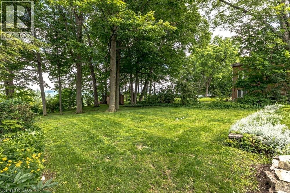 803 Montgomery Drive, Ancaster, ON