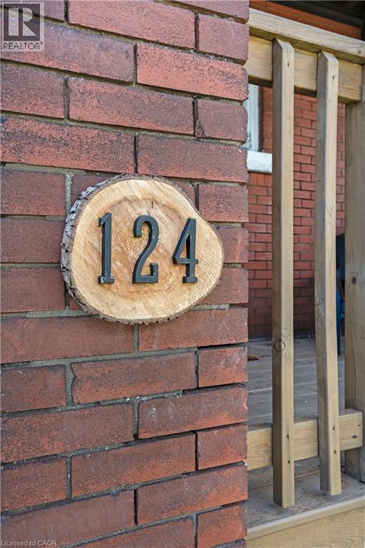 124 Balsam Avenue N, Hamilton, ON