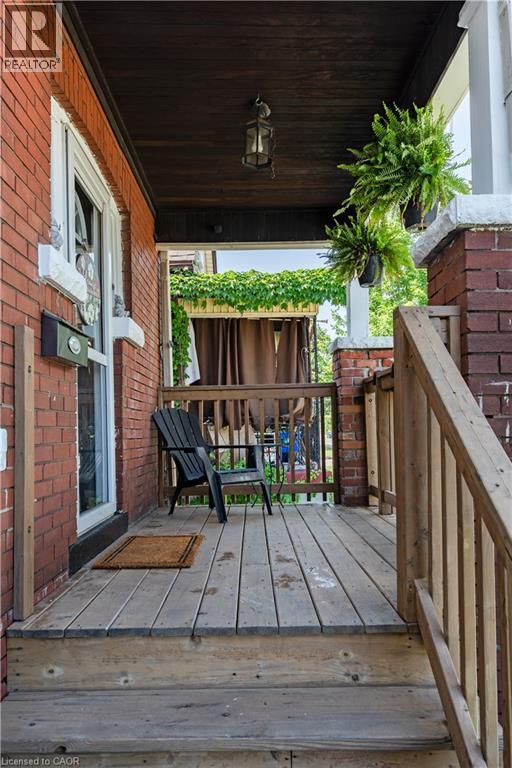 124 Balsam Avenue N, Hamilton, ON