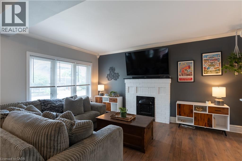 124 Balsam Avenue N, Hamilton, ON