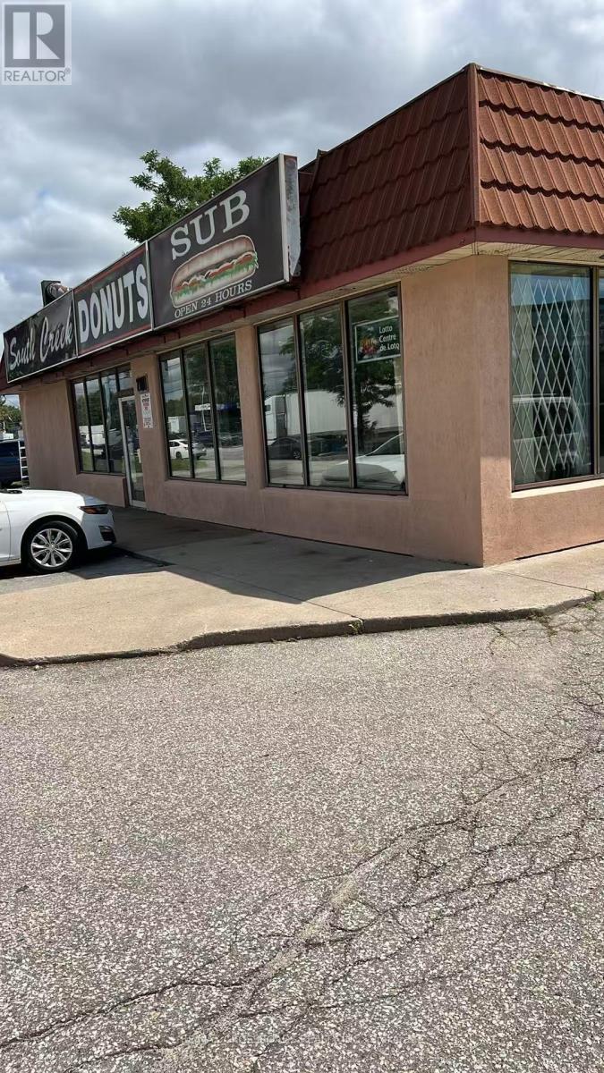 2100 Dundas Street E, Mississauga, ON