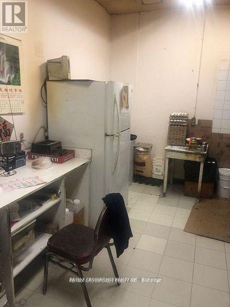2100 Dundas Street E, Mississauga, ON