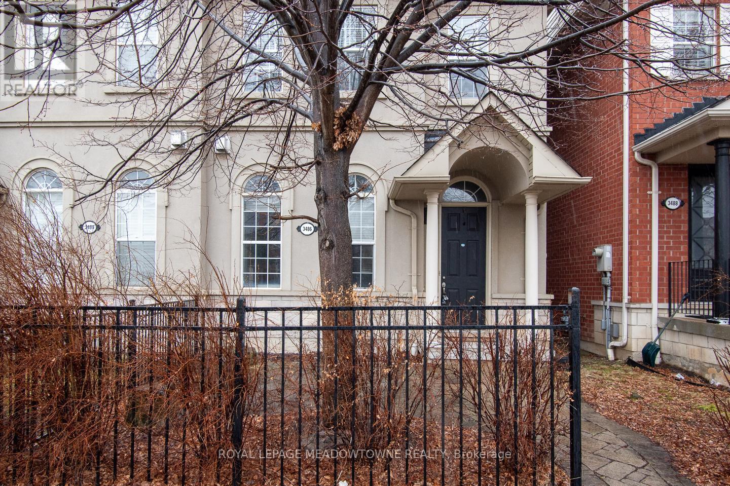 Executive townhouse built by Cachet Estate Homes - 3486 Eglinton Avenue W, Mississauga, ON