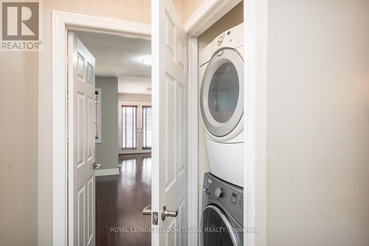 Upper level laundry - 3486 Eglinton Avenue W, Mississauga, ON