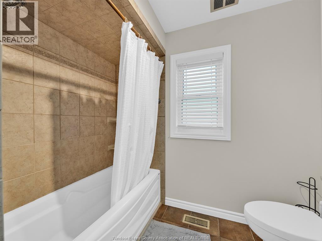 7 Longbeach Drive, Leamington, ON