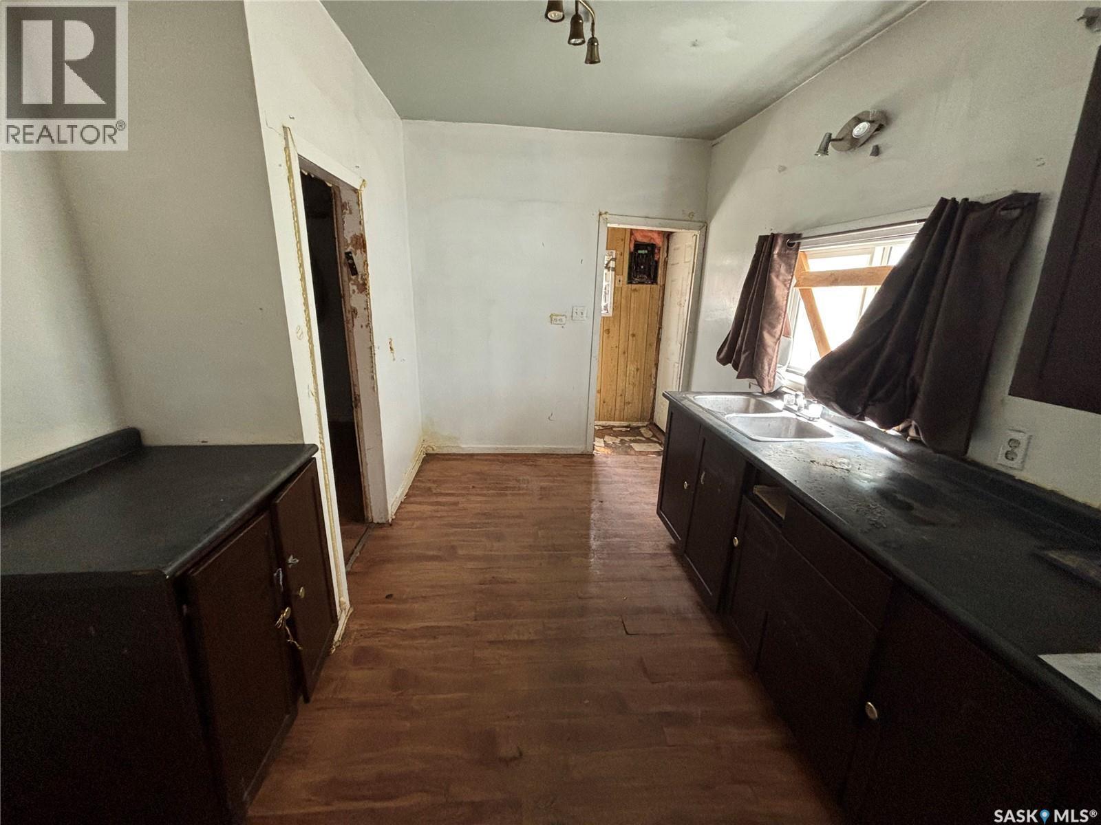 1857 Ottawa Street, Regina, SK - Indoor