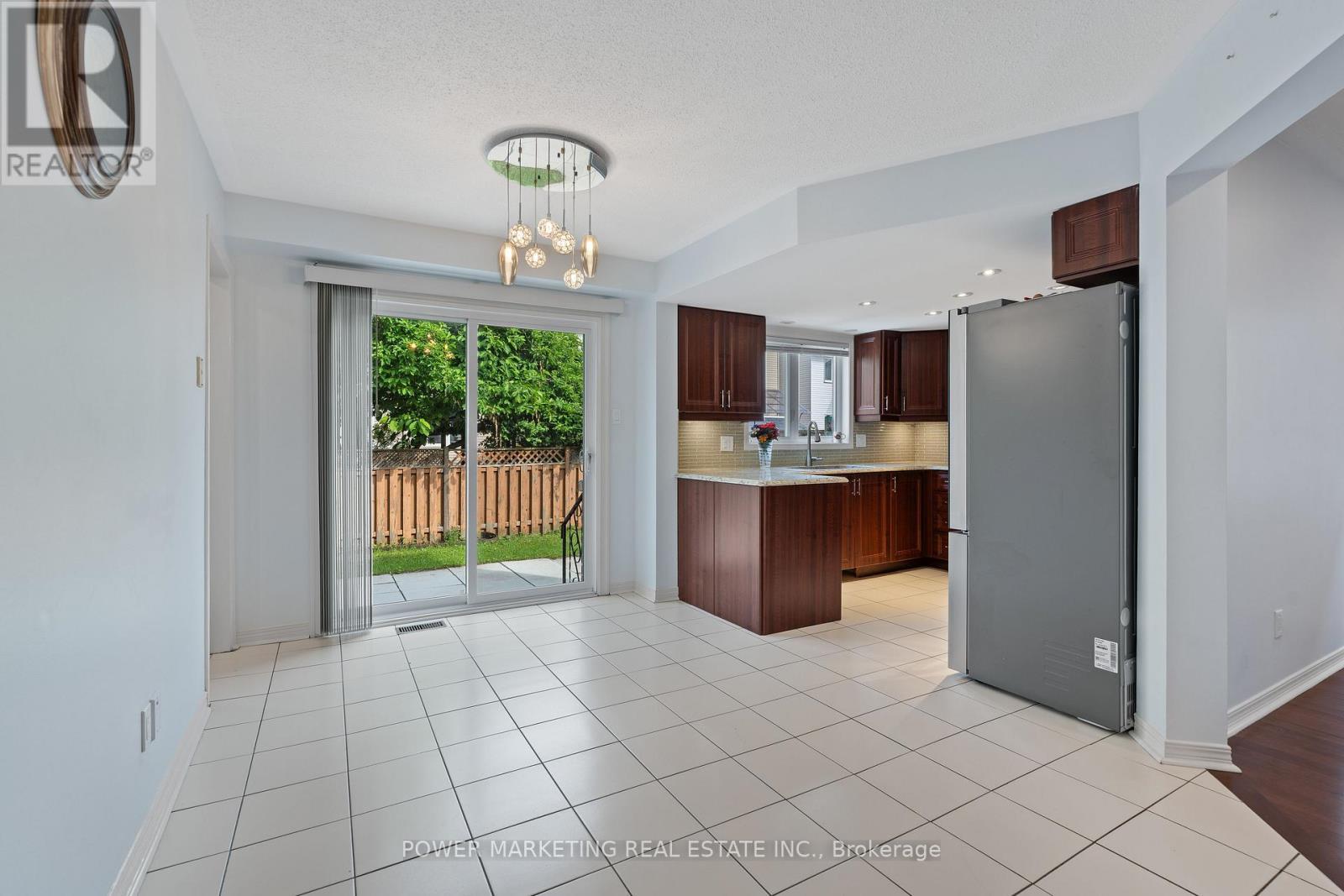 1552 Blohm Drive, Ottawa, ON