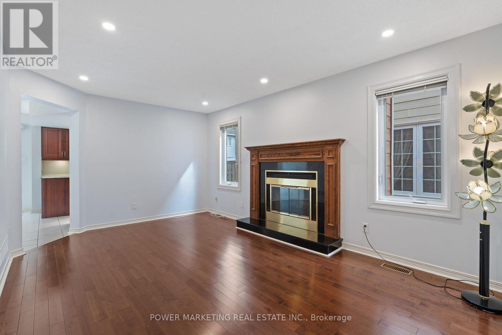 1552 Blohm Drive, Ottawa, ON
