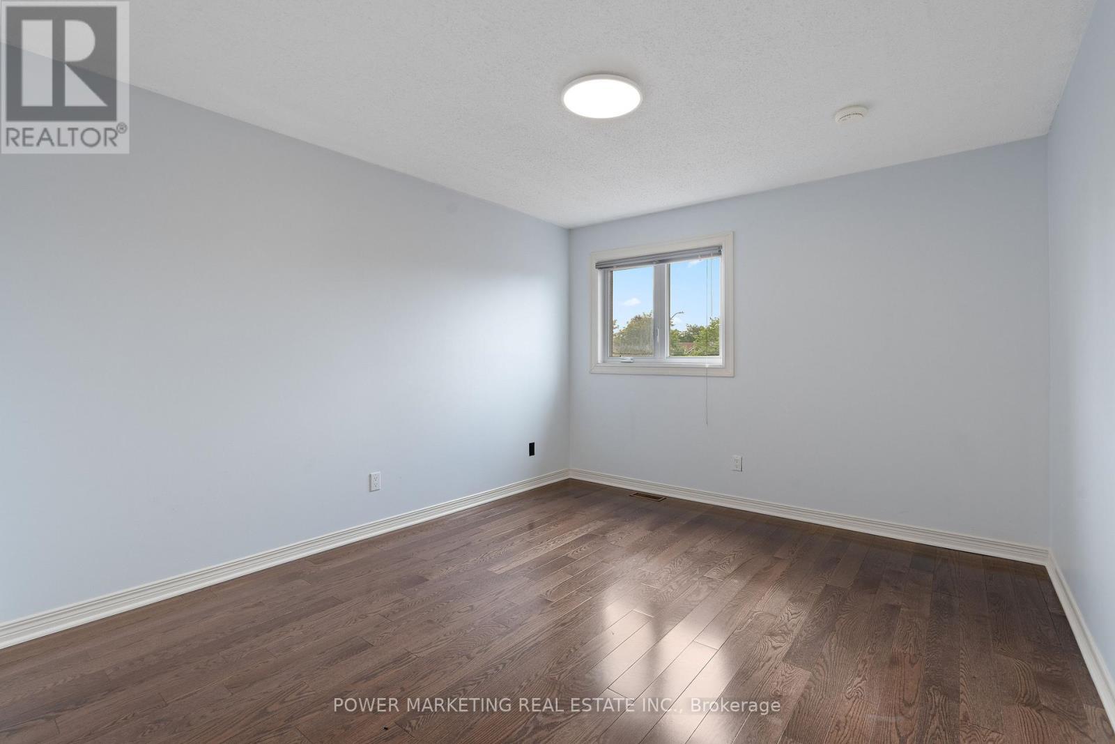 1552 Blohm Drive, Ottawa, ON