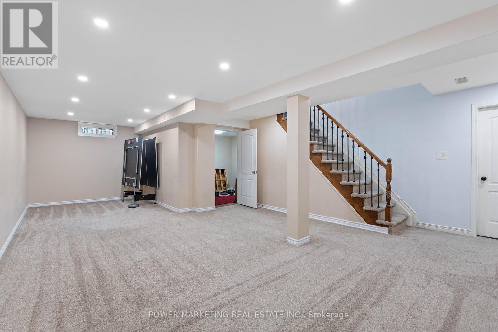 1552 Blohm Drive, Ottawa, ON