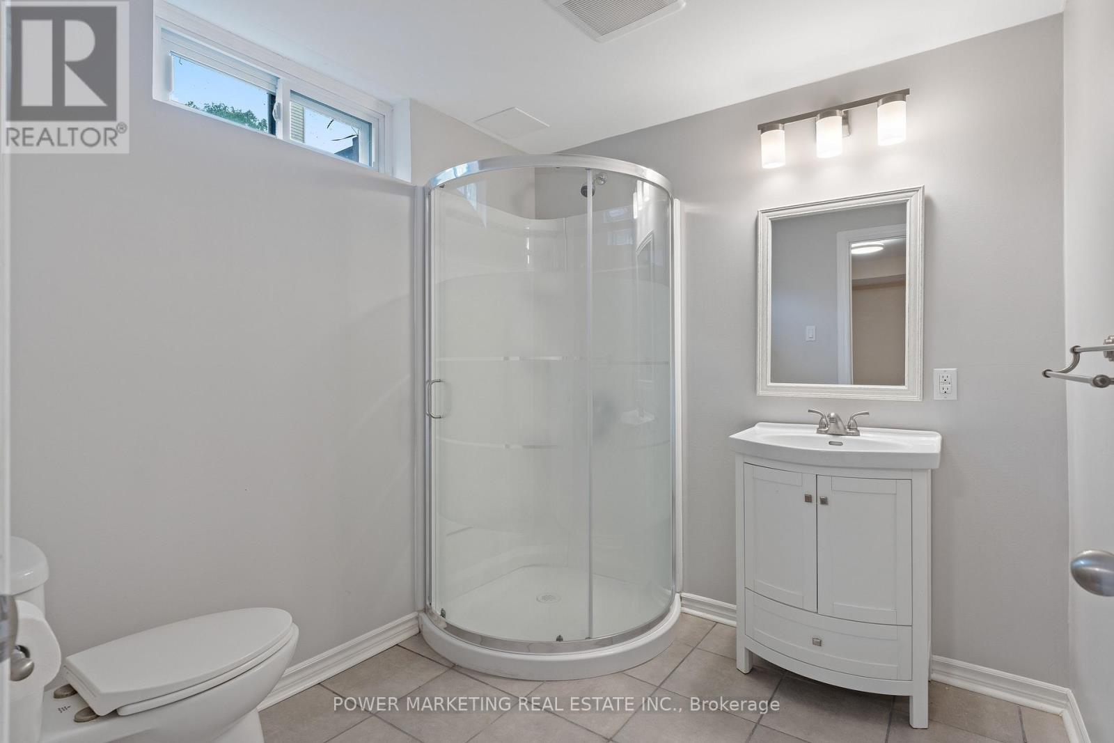 1552 Blohm Drive, Ottawa, ON
