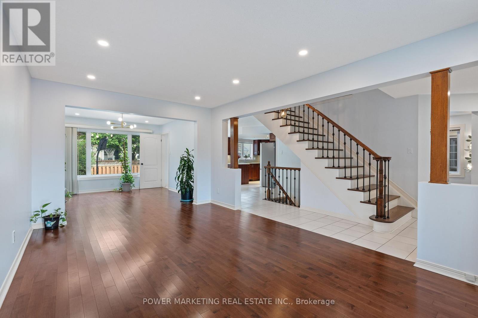 1552 Blohm Drive, Ottawa, ON