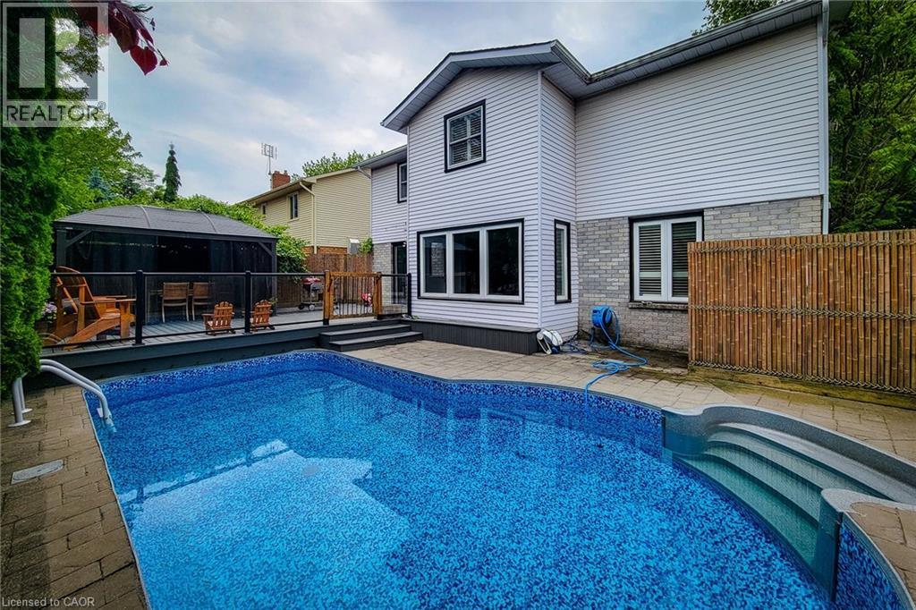 29 Woodside Square, Fonthill, ON - Outdoor With In Ground Pool With Deck Patio Veranda With Exterior