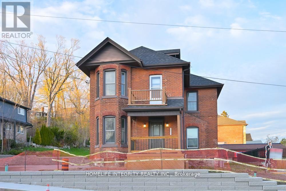 25 Berczy Street, Barrie, ON