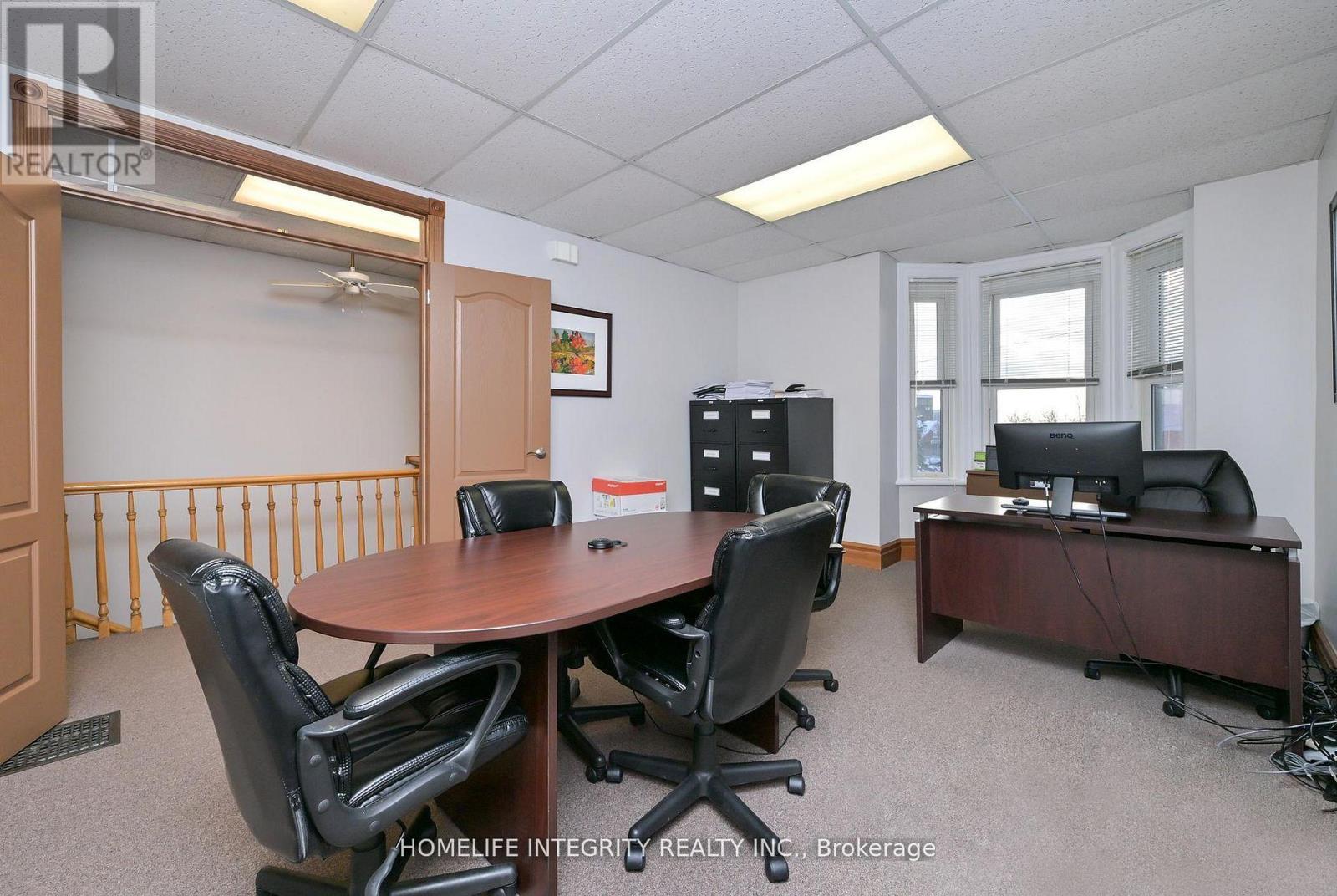 25 Berczy Street, Barrie, ON