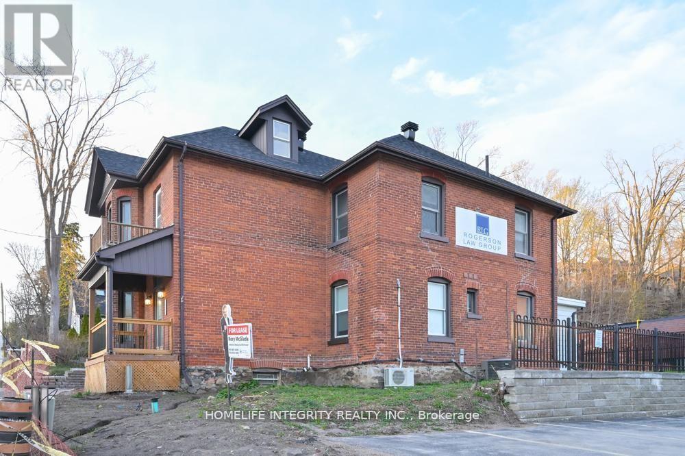 25 Berczy Street, Barrie, ON