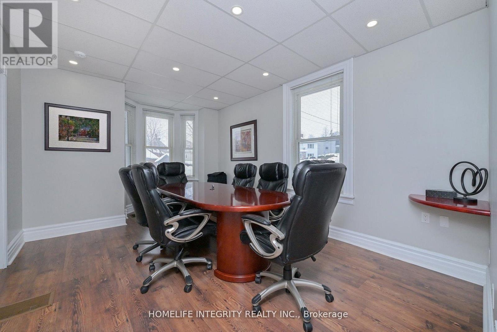 25 Berczy Street, Barrie, ON