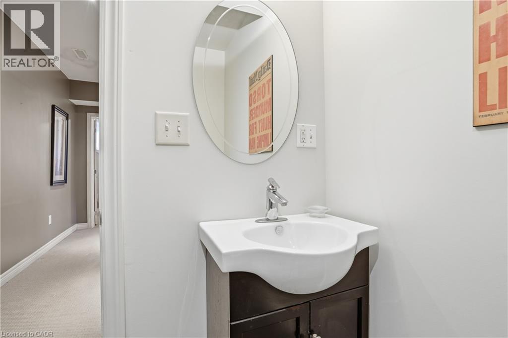 9 Pace Avenue, Brantford, ON - Indoor Photo Showing Bathroom