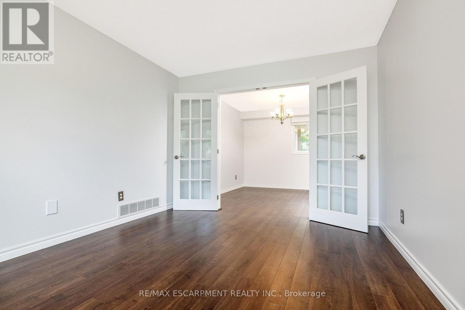 6198 Saltmarsh Court, Mississauga, ON