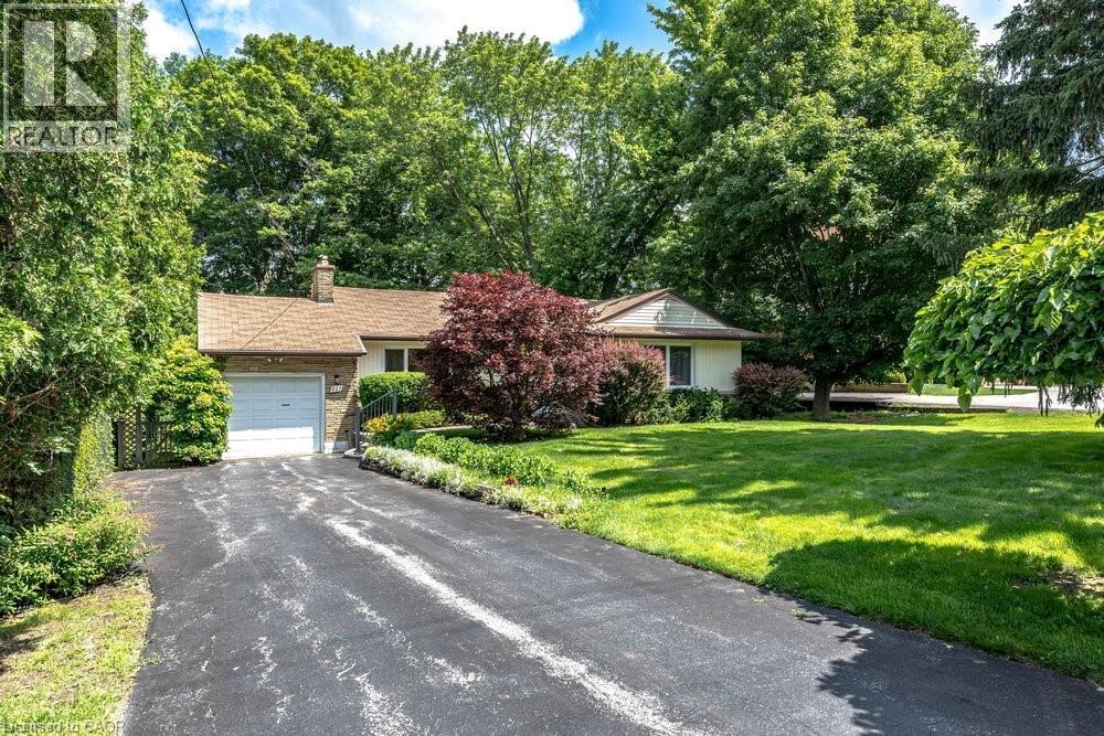 803 Montgomery Drive, Ancaster, ON - Outdoor