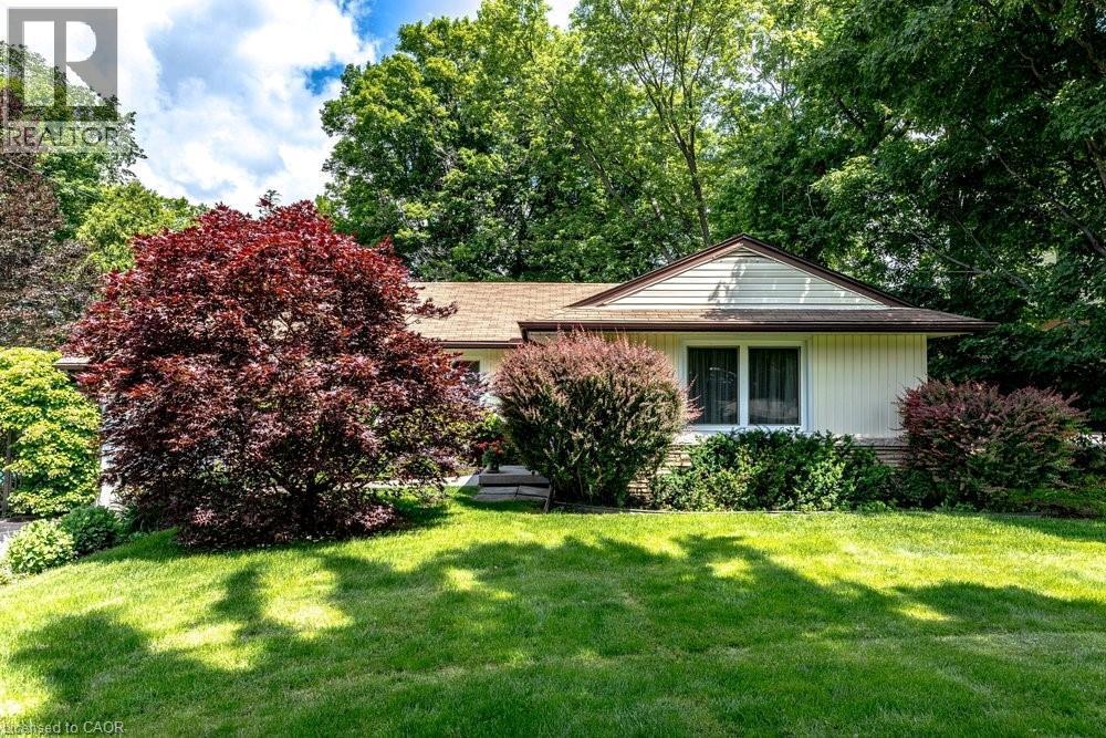 803 Montgomery Drive, Ancaster, ON - Outdoor