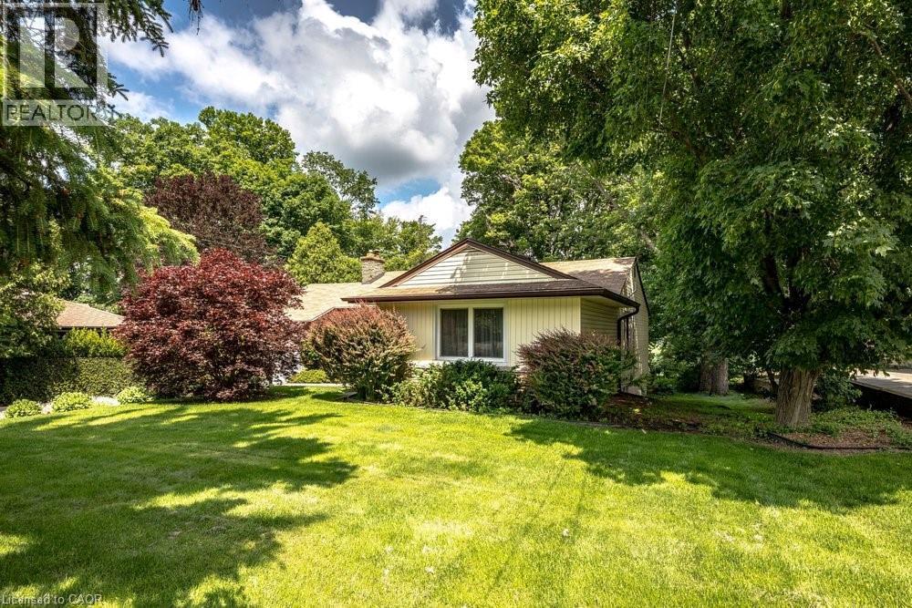 803 Montgomery Drive, Ancaster, ON - Outdoor
