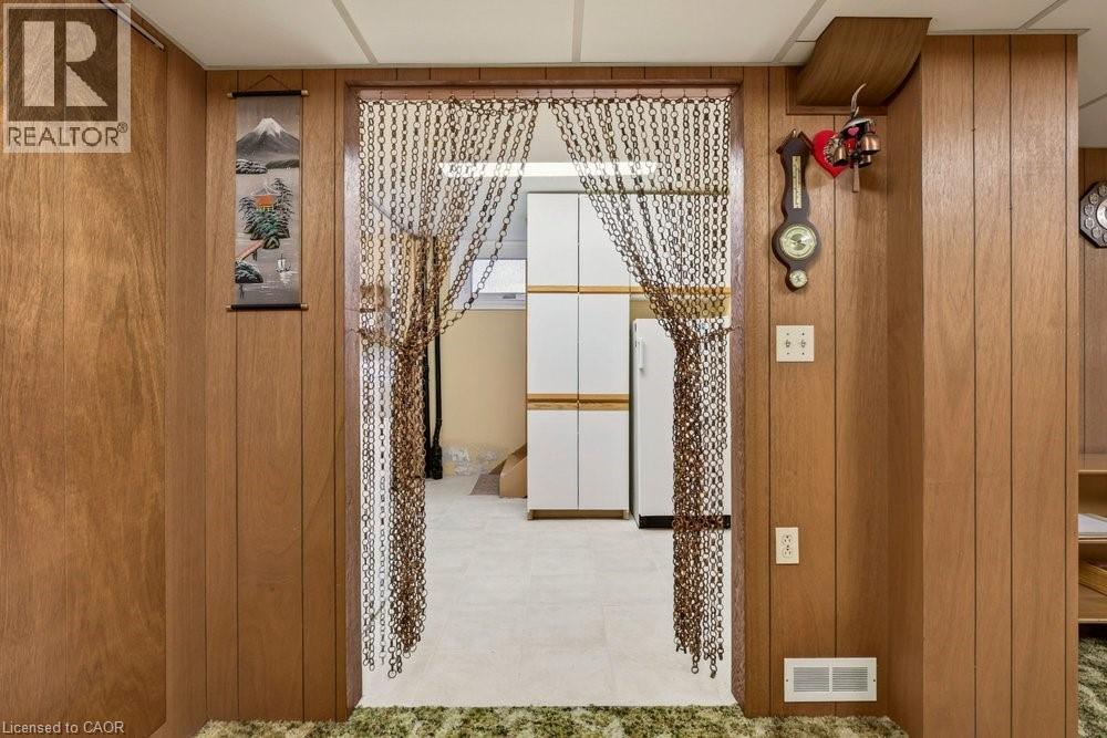 803 Montgomery Drive, Ancaster, ON - Indoor Photo Showing Other Room