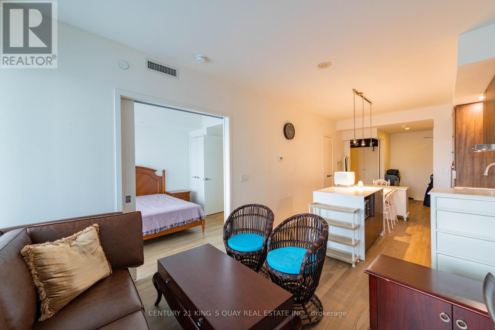 1708 - 1 Bloor Street E, Toronto, ON