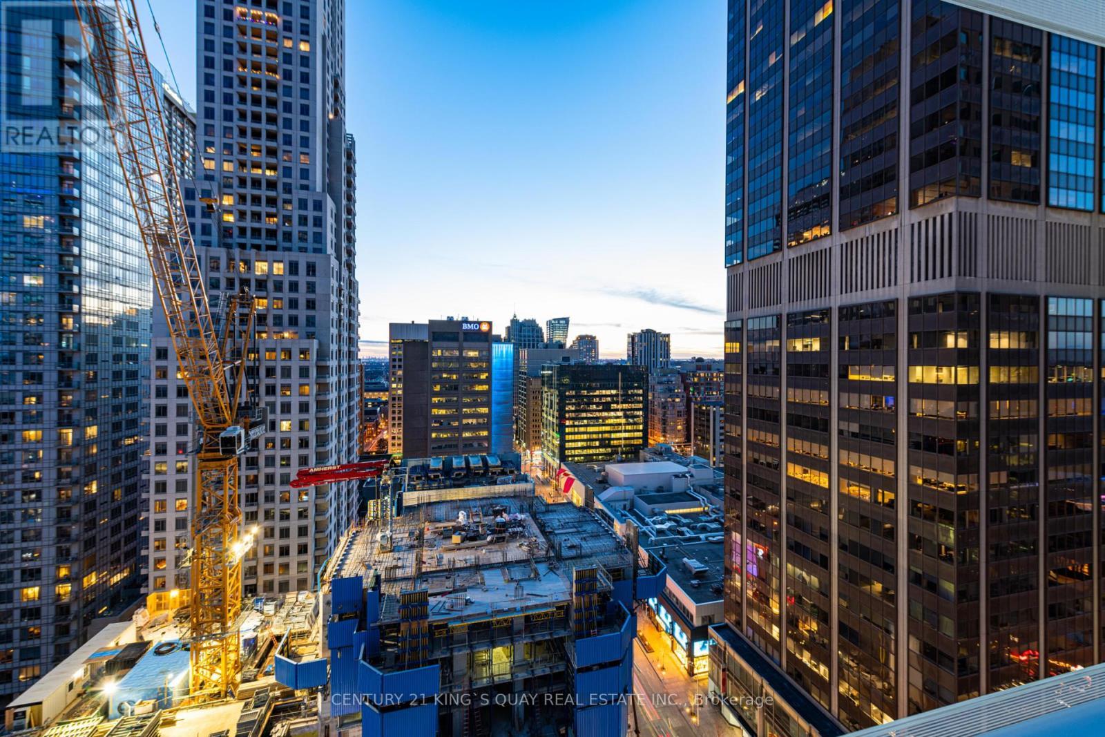 1708 - 1 Bloor Street E, Toronto, ON