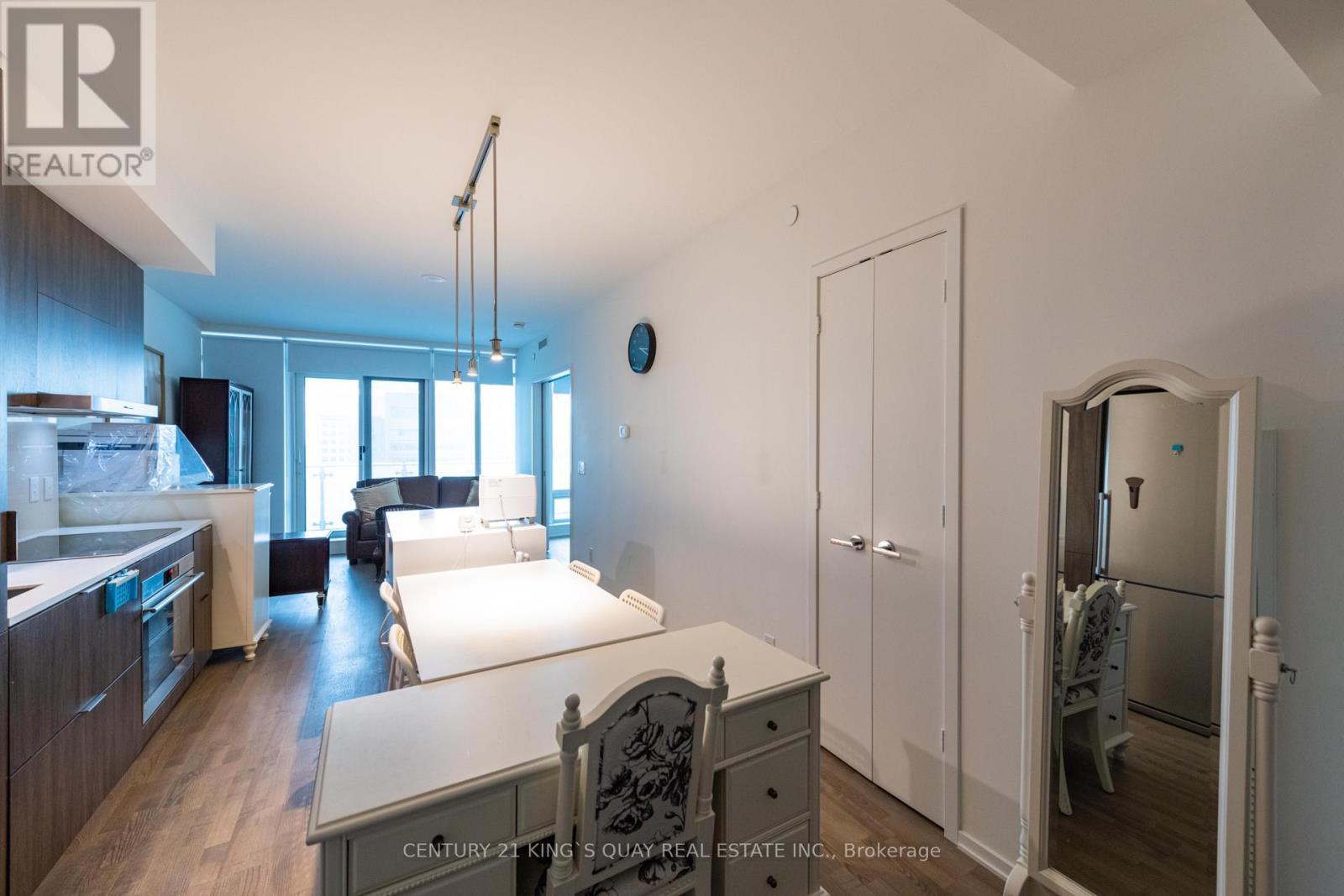1708 - 1 Bloor Street E, Toronto, ON