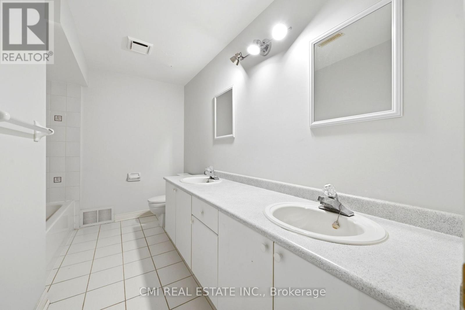 15 Treegrove Circle, Aurora, ON