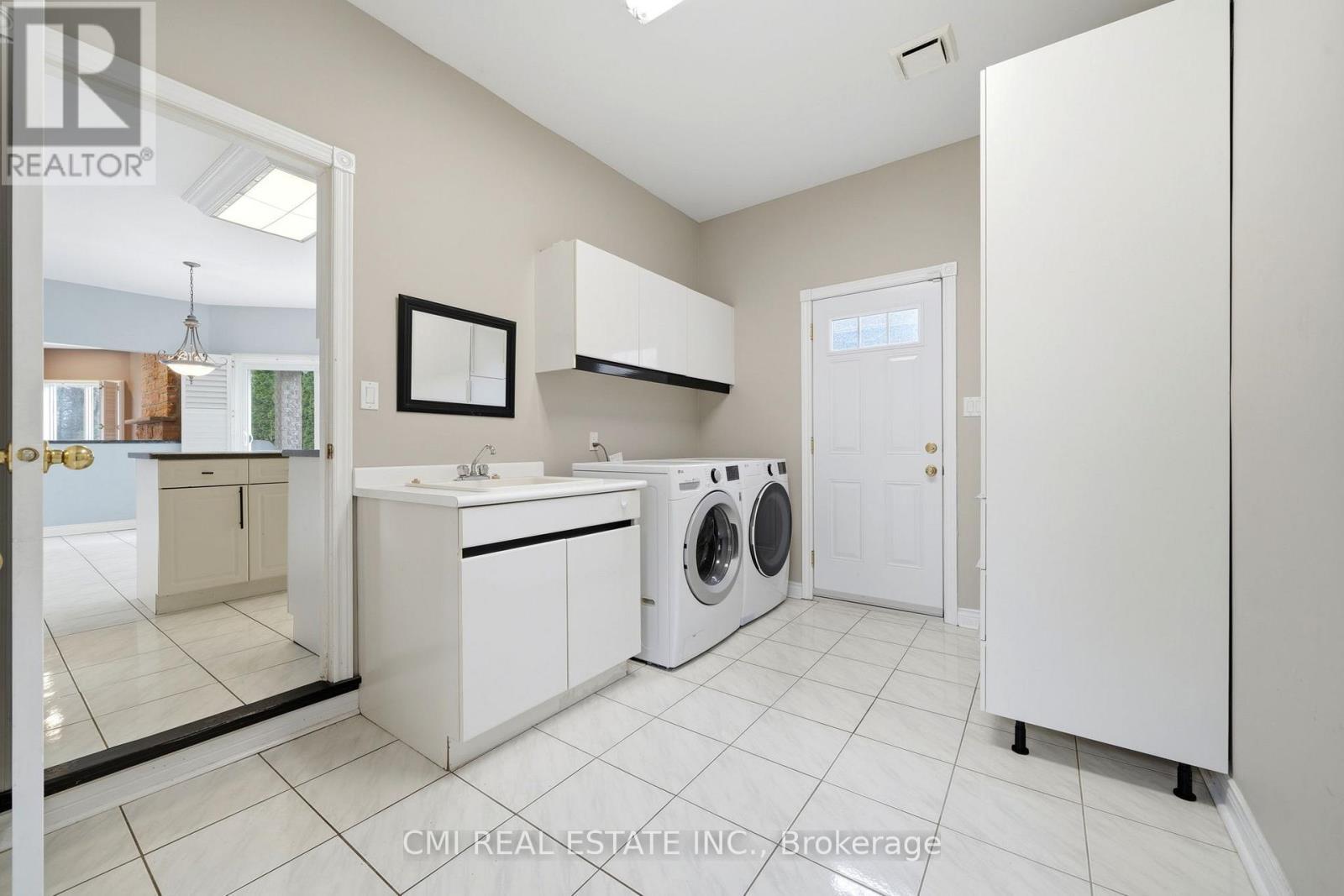 15 Treegrove Circle, Aurora, ON