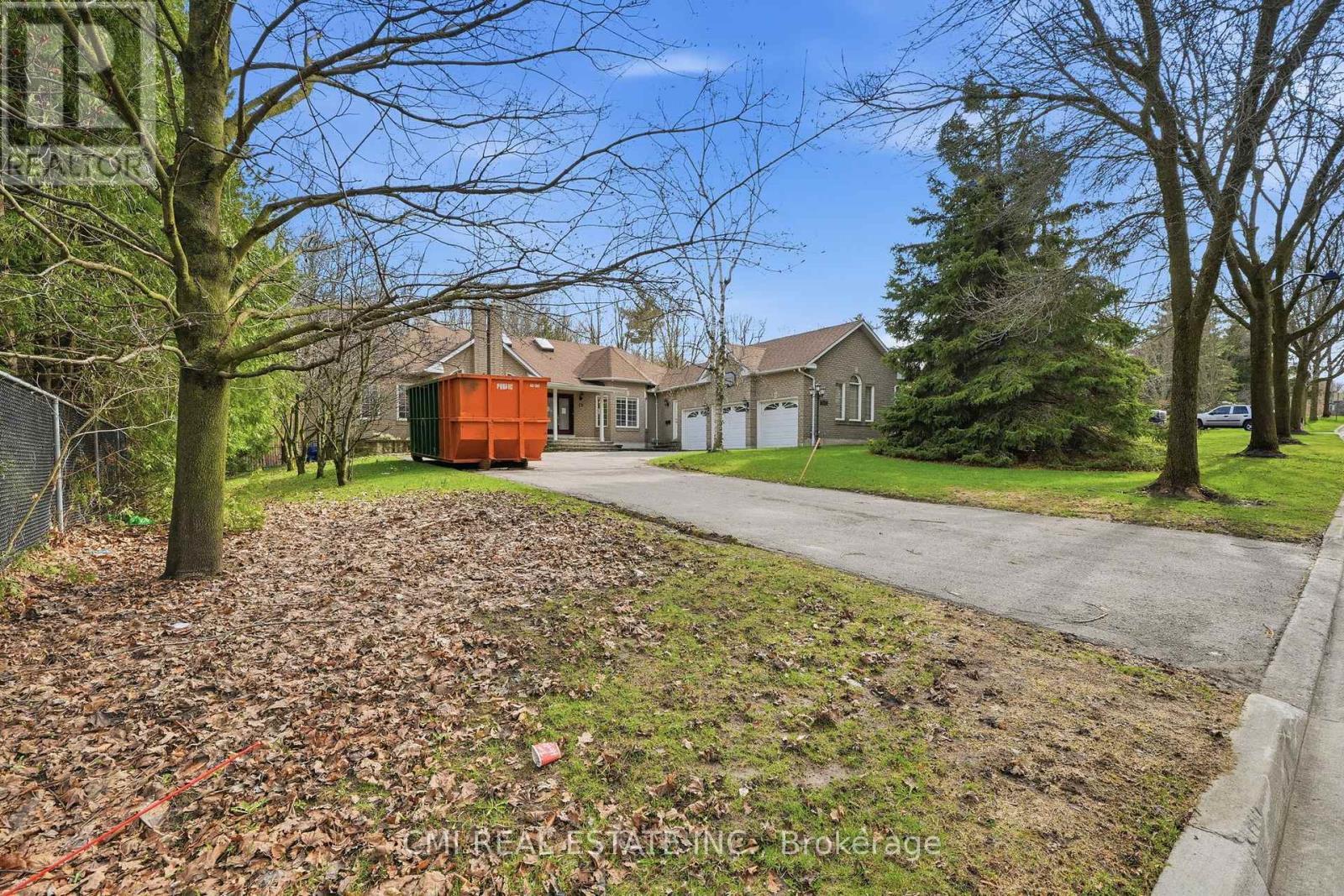 15 Treegrove Circle, Aurora, ON