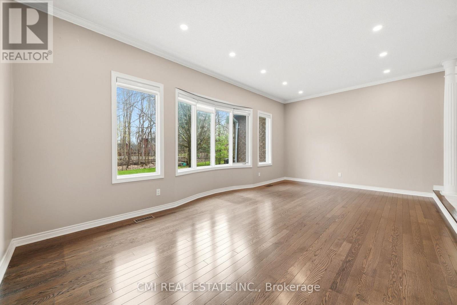 15 Treegrove Circle, Aurora, ON